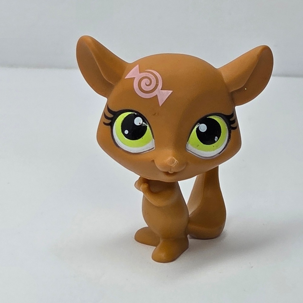 Hasbro Littlest Pet Shop Chipmunk 2321 Brown Pink Candy Swirl Green Eyes Toy